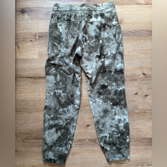Lululemon Ready To Rulu High-Rise Jogger in Diamond Dye Light Sage Medium Olive - Picture 7 of 10